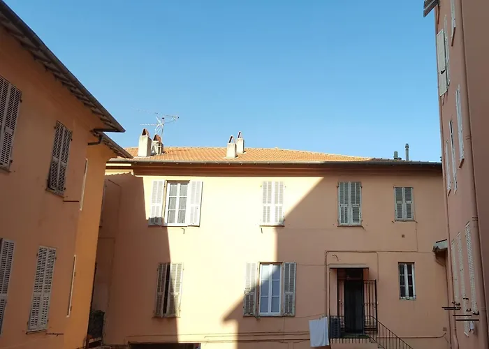 Superbe 2 pièces neuf à 100m de la plage